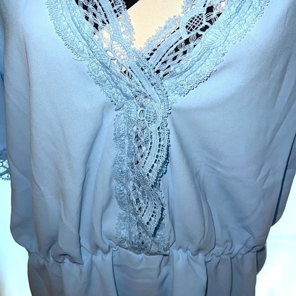BEAUTIFUL Blue Blouse 2X NWOT - Picture 2 of 4